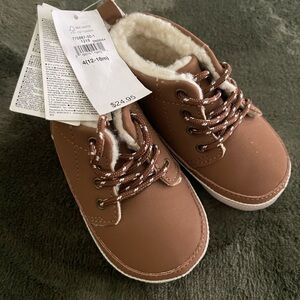 GAP Tan Baby Shoes with Cream Lining